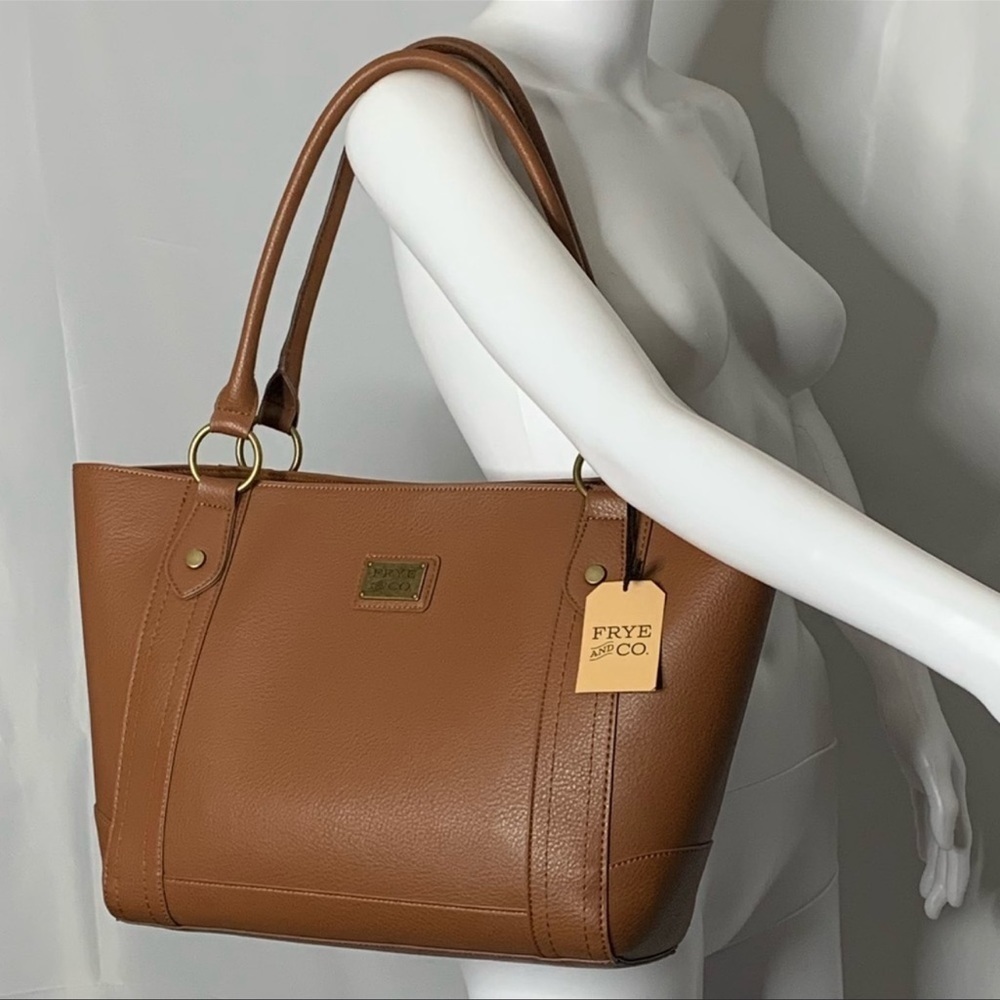 Frye And Co With Zip Pouch Shoulder Bag - Picture 3 of 14